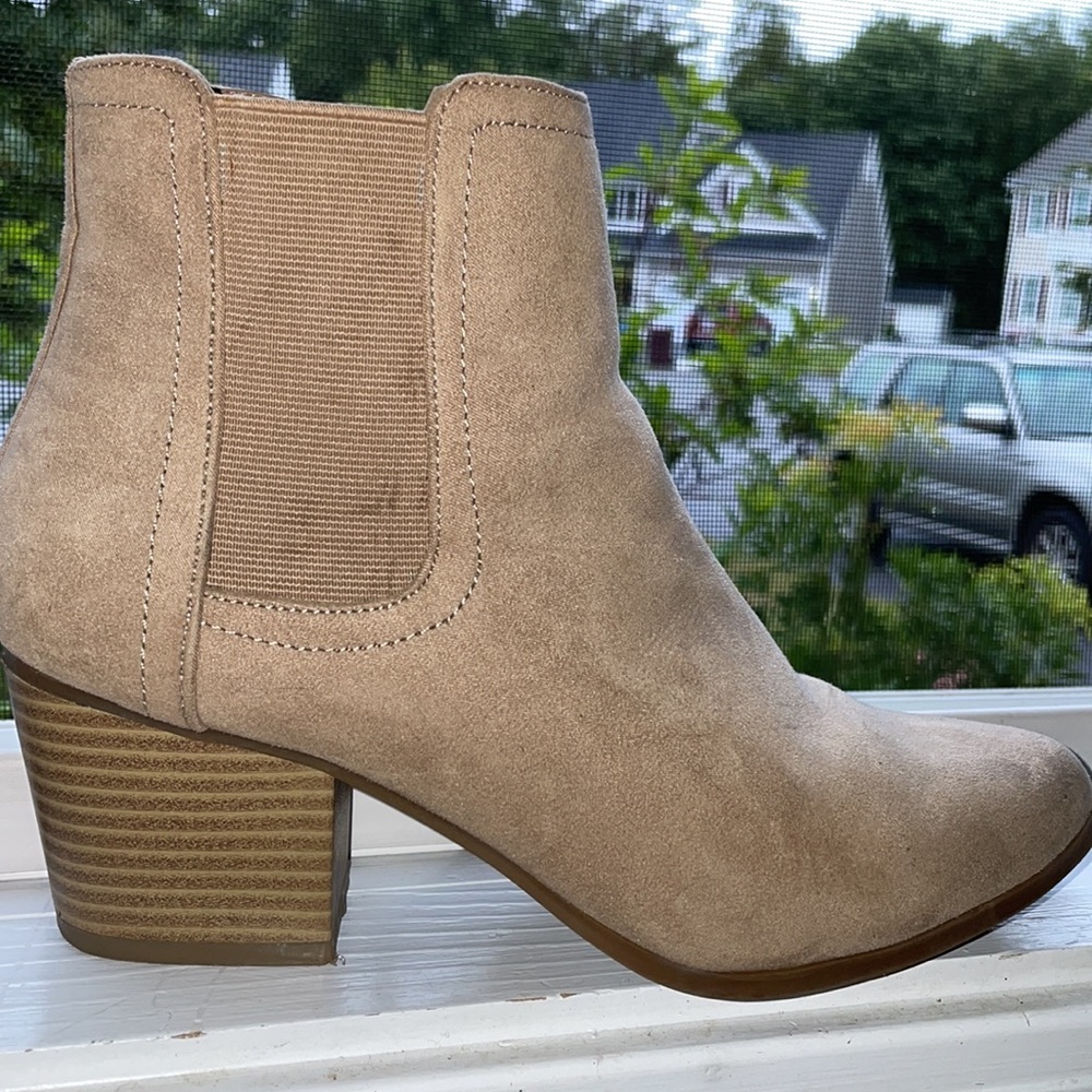 Short boot with a small heel.